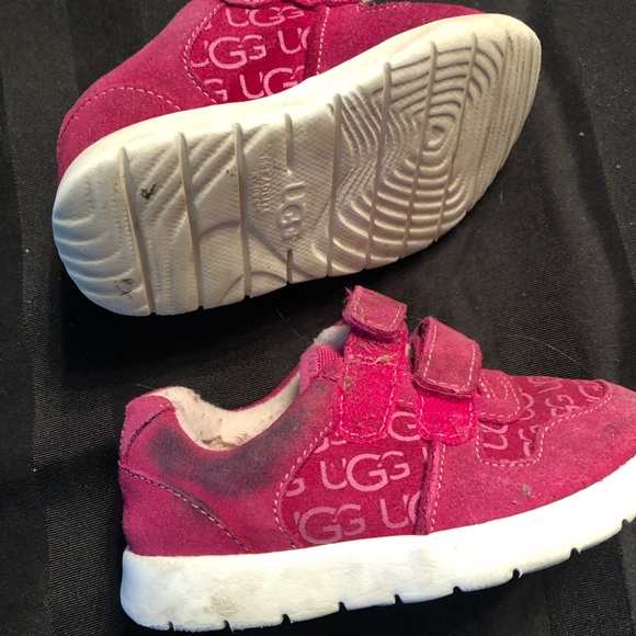EUC UGG runners - Picture 3 of 6